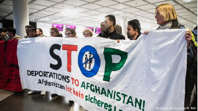 انتقاد‌ها از اخراج گروهی پناهجویان افغان از آلمان